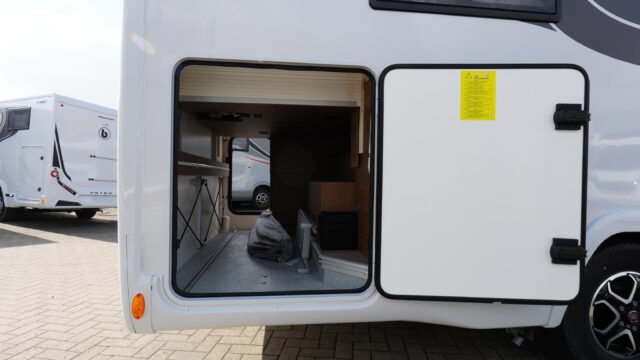 Benimar Amphitryon 998 chass 41626 (6)